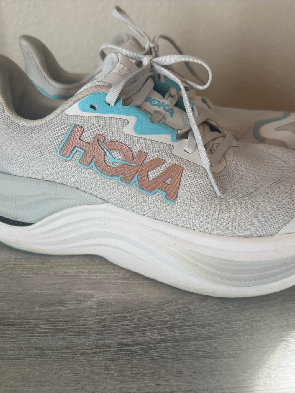 HOKA Skyward Women’s Light Grey, Rose Gold, Teal Running Shoes EUC